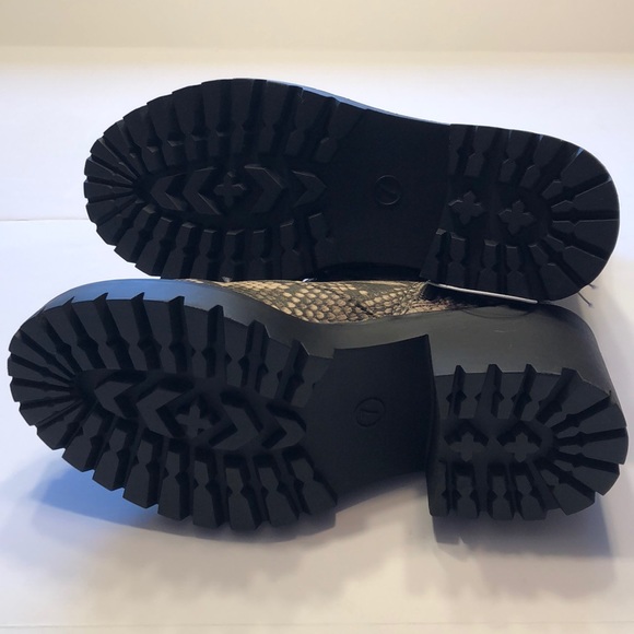 Women’s Snake Skin Print Lace Up Combat Boots - Picture 10 of 10